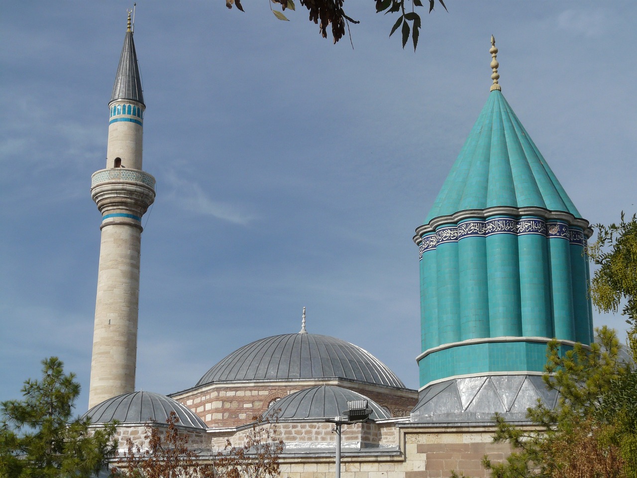 Aşkın Dili: Mevlana'nın Evrensel Mesajları